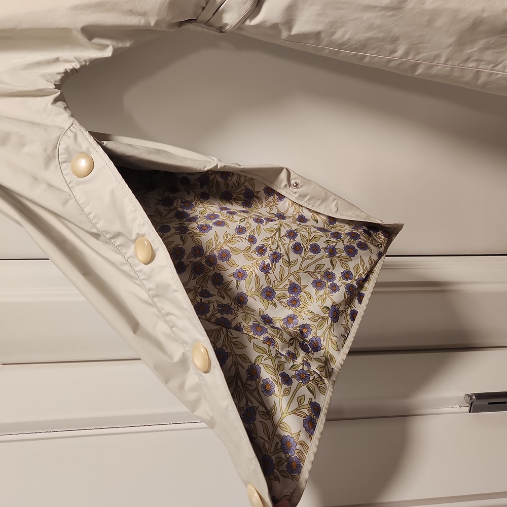 Beige vintage Cole Haan raincoat size medium - Picture 4 of 4